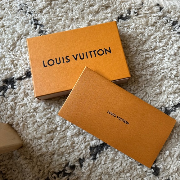 Louis Vuitton Empreinte Leather Bicolor Key Pouch - Picture 13 of 14